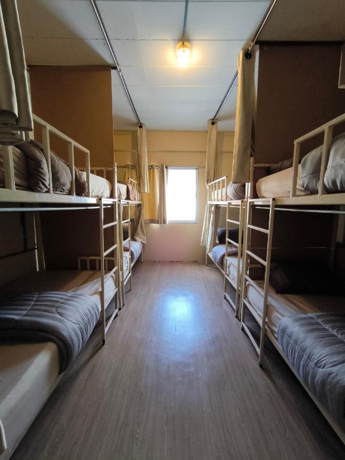 Youyen Hostel Бангкок Екстер'єр фото