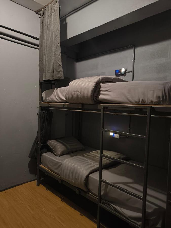 Youyen Hostel Бангкок Екстер'єр фото