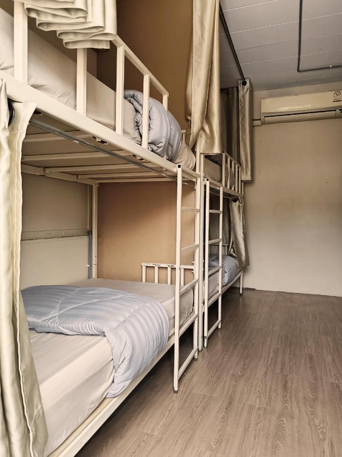 Youyen Hostel Бангкок Екстер'єр фото