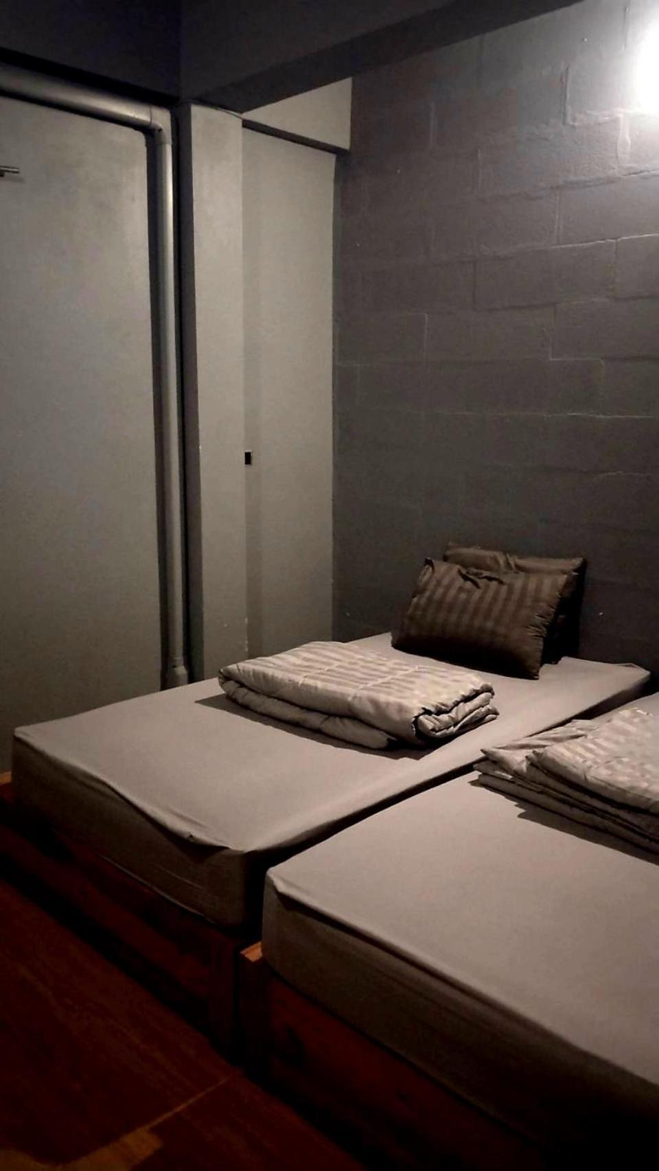 Youyen Hostel Бангкок Екстер'єр фото