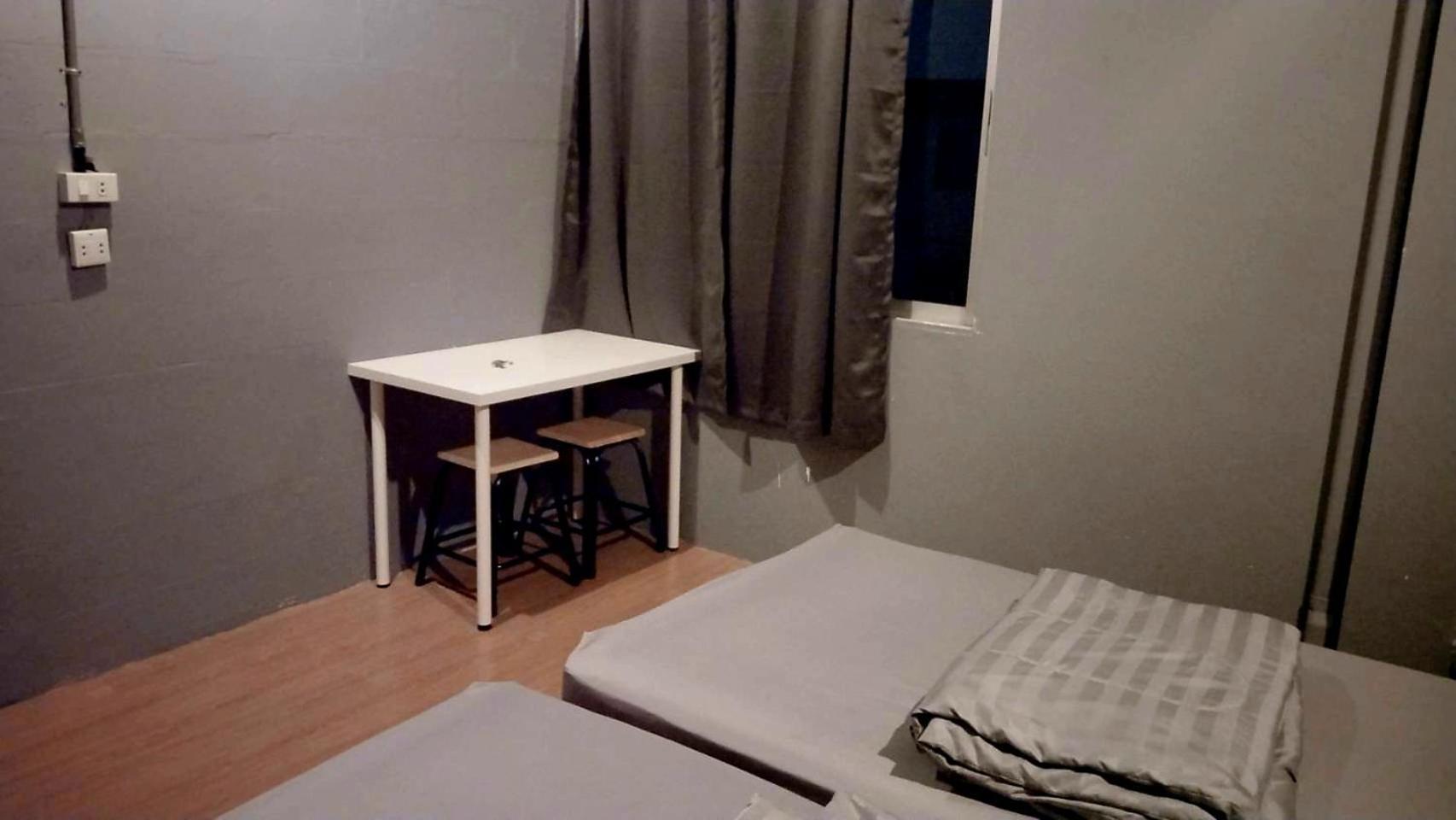 Youyen Hostel Бангкок Екстер'єр фото