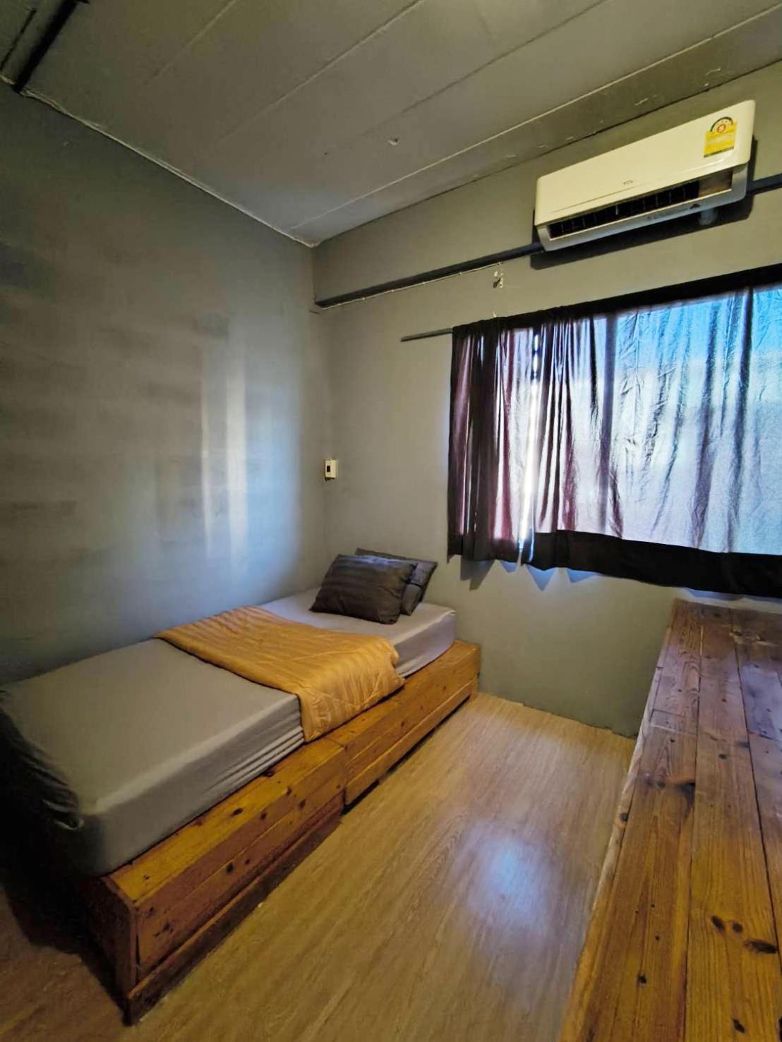 Youyen Hostel Бангкок Екстер'єр фото